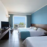 Blue Lagoon מלון 5*