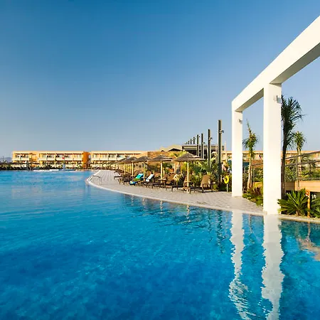 Blue Lagoon Marmári