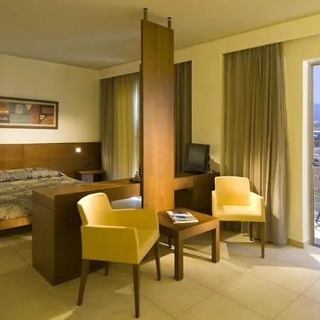 Blue Lagoon 5* Marmári