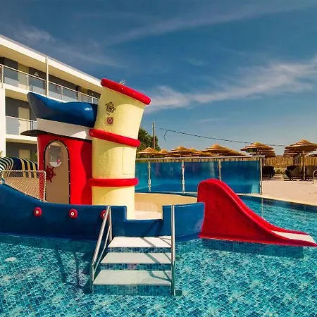 Blue Lagoon Ξενοδοχείο 5*